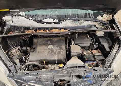 2013 Toyota Sienna Le z USA, uszkodzony, nr VIN 5TDJK3DC0DS062618